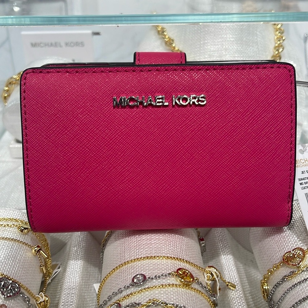 Michael Kors Medium Saffiano Leather Bifold Wallet
Dragonfruit 
NWT - Picture 15 of 16